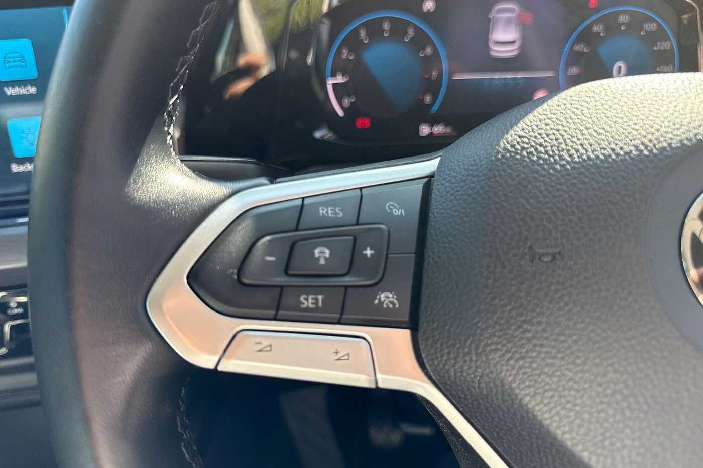 Volkswagen Golf MK8 Hatchback 5-Dr 1.5 TSI (150ps) Style EVO + 18' DALLAS + KEYLESS + REAR CAM