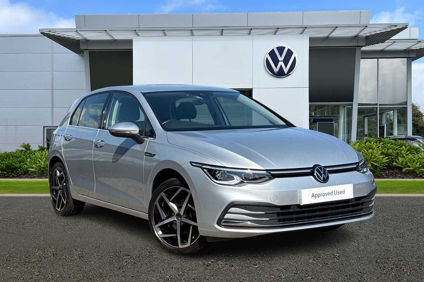 Volkswagen Golf MK8 Hatchback 5-Dr 1.5 TSI (150ps) Style EVO + 18' DALLAS + KEYLESS + REAR CAM