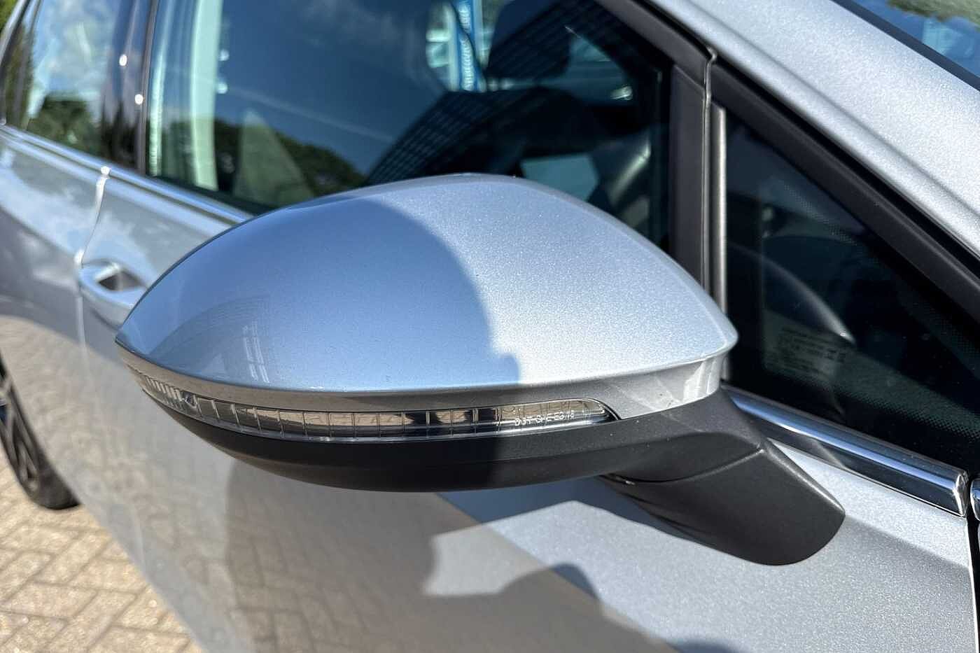 Volkswagen Golf MK8 Hatchback 5-Dr 1.5 TSI (150ps) Style EVO + 18' DALLAS + KEYLESS + REAR CAM