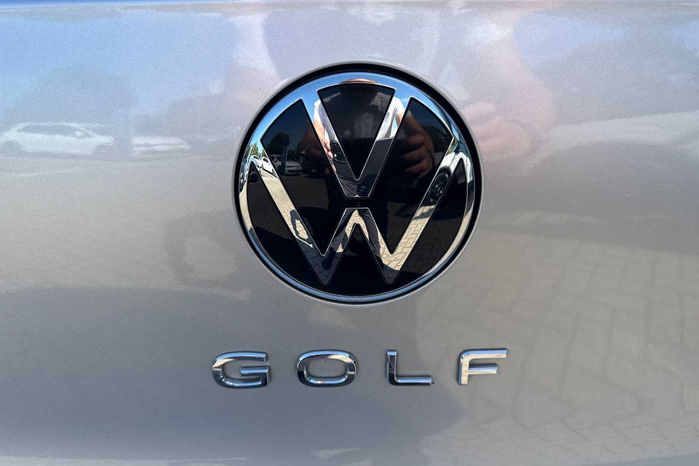 Volkswagen Golf MK8 Hatchback 5-Dr 1.5 TSI (150ps) Style EVO + 18' DALLAS + KEYLESS + REAR CAM