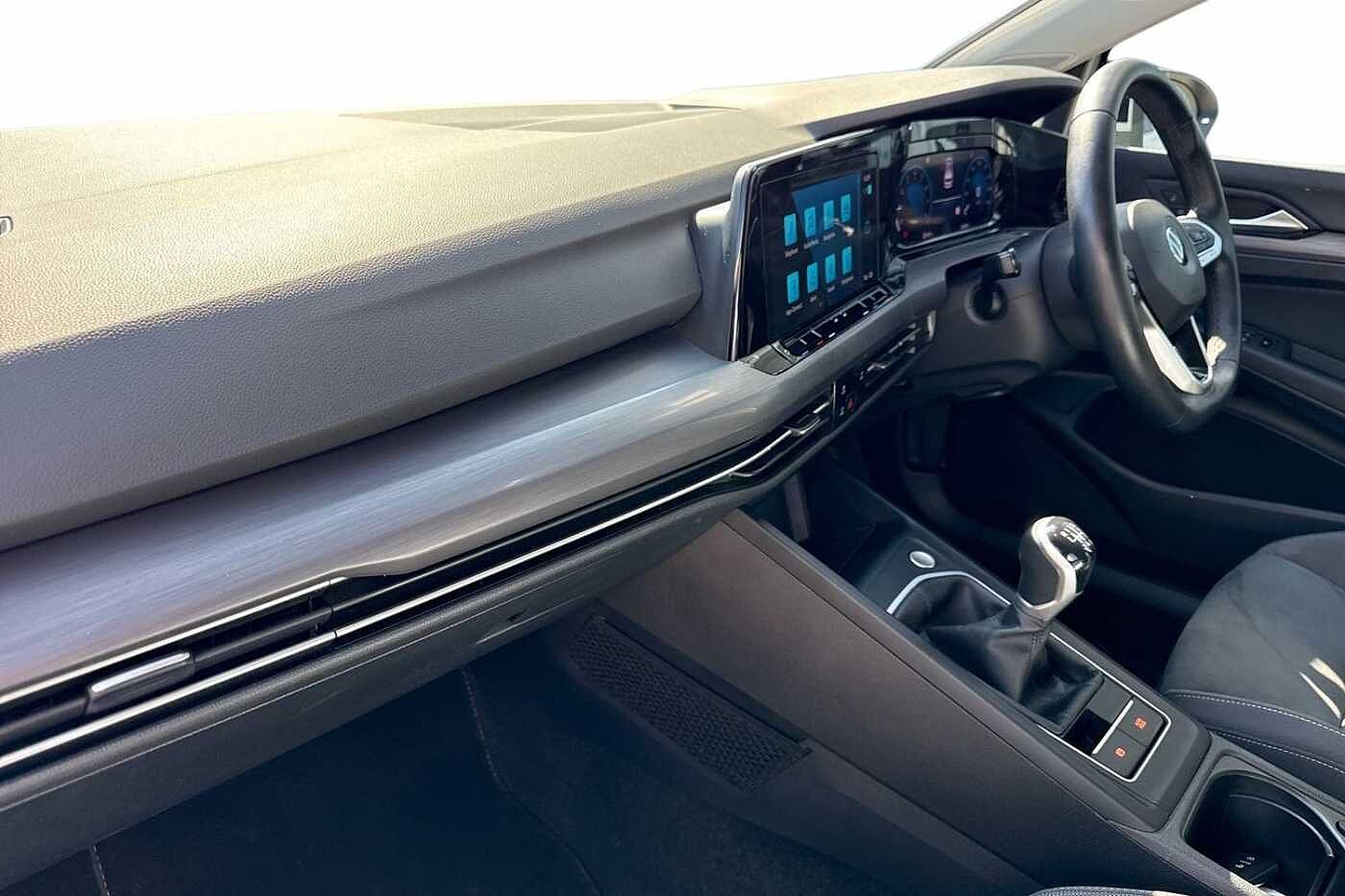 Volkswagen Golf MK8 Hatchback 5-Dr 1.5 TSI (150ps) Style EVO + 18' DALLAS + KEYLESS + REAR CAM