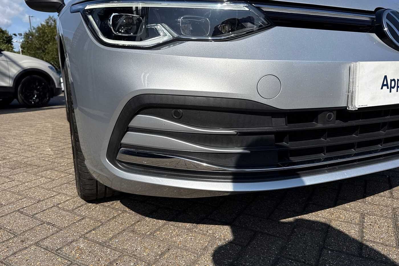 Volkswagen Golf MK8 Hatchback 5-Dr 1.5 TSI (150ps) Style EVO + 18' DALLAS + KEYLESS + REAR CAM