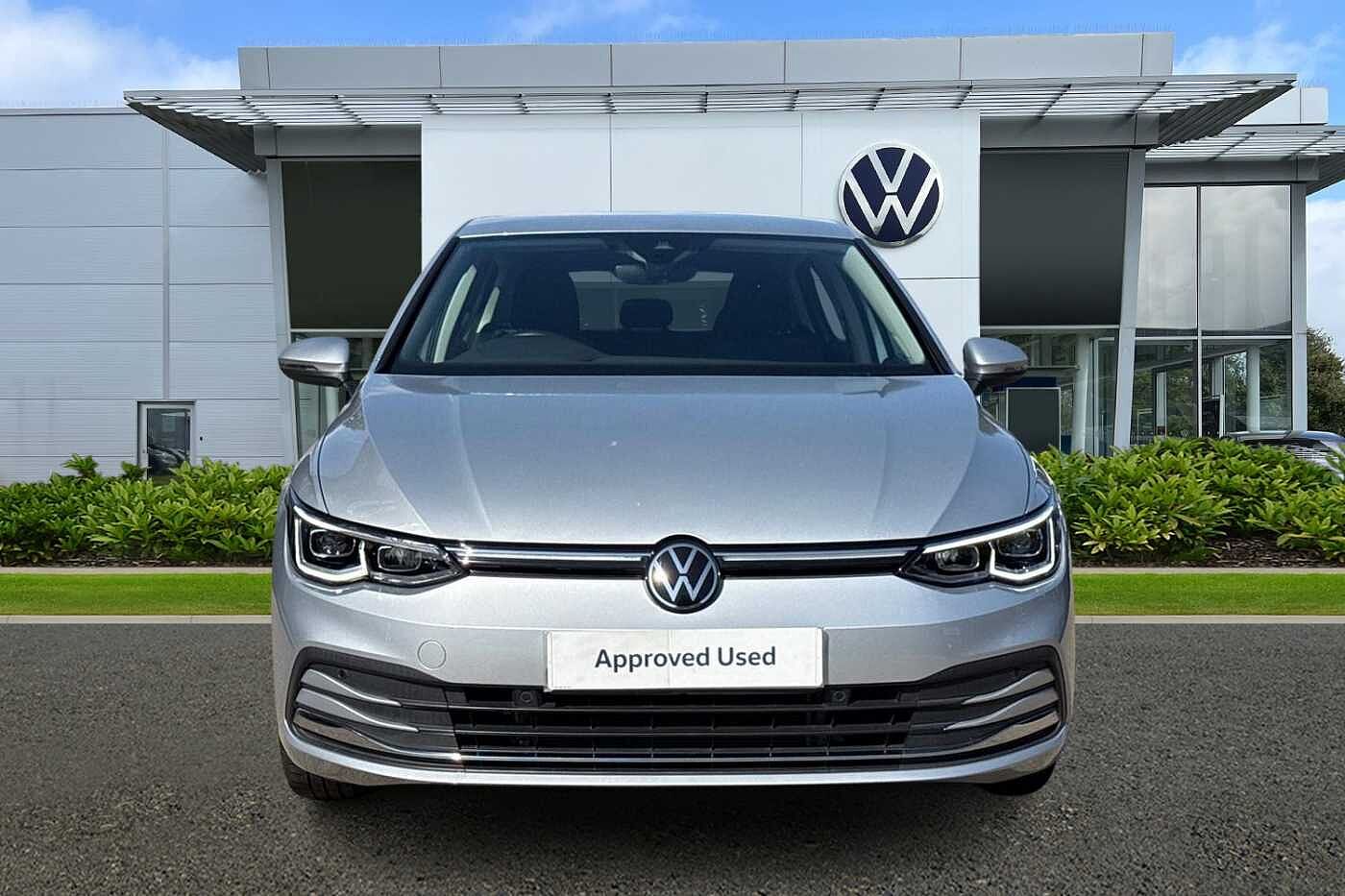 Volkswagen Golf MK8 Hatchback 5-Dr 1.5 TSI (150ps) Style EVO + 18' DALLAS + KEYLESS + REAR CAM