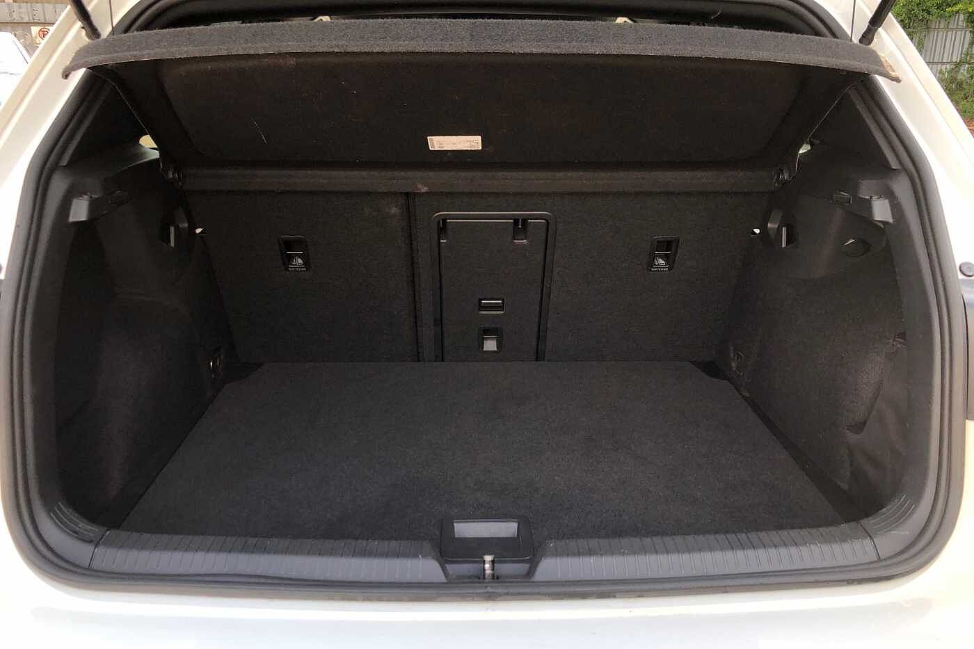 Volkswagen Golf R MK8 2.0 TSI 4Motion 320PS DSG 5 Dr